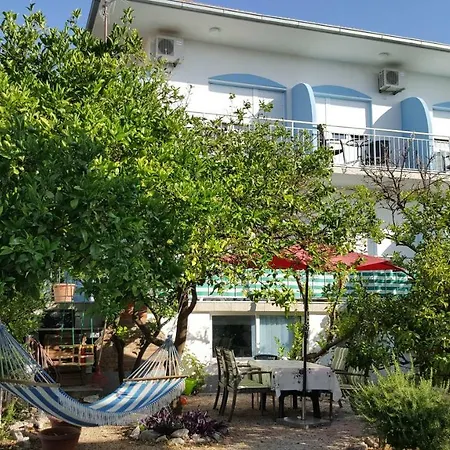 Two Sisters Apartment