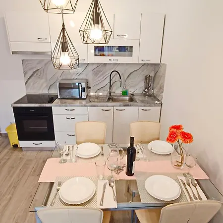 Two Sisters Apartment