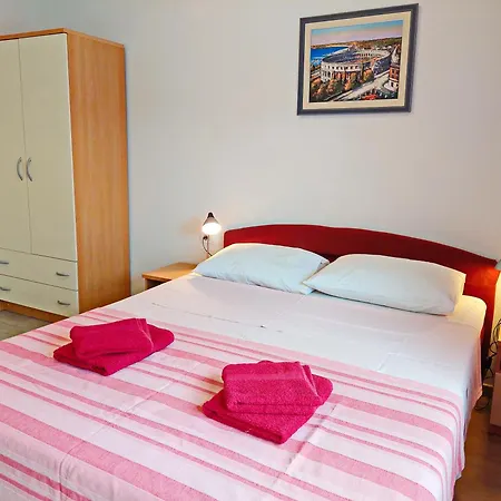 Two Sisters Apartment *